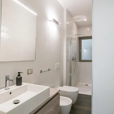 Appartement Palazzo La Cortesella - Modern Design & Location