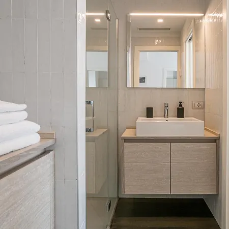 Appartement Palazzo La Cortesella - Modern Design & Location *