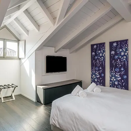 Apartamento Palazzo La Cortesella - Modern Design & Location Como