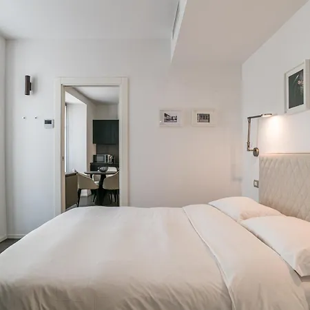 Apartamento Palazzo La Cortesella - Modern Design & Location Como