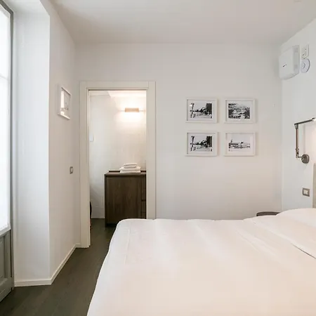 Appartement Palazzo La Cortesella - Modern Design & Location Como