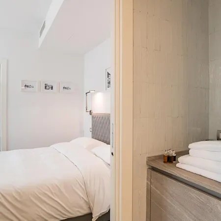 Apartamento Palazzo La Cortesella - Modern Design & Location *
