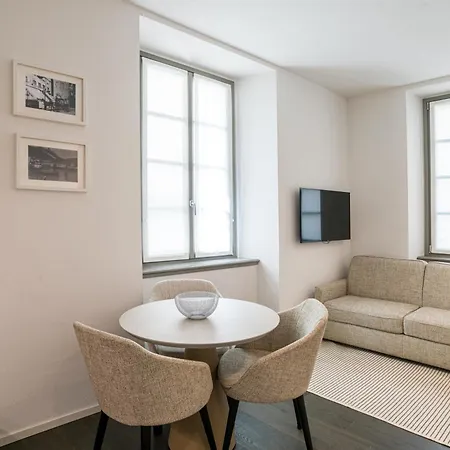 Appartement Palazzo La Cortesella - Modern Design & Location Como