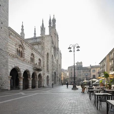 شقة Palazzo La Cortesella - Modern Design & Location كومو