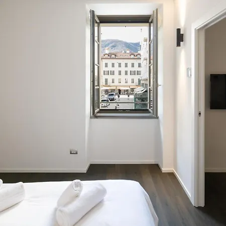 Palazzo La Cortesella - Modern Design & Location كومو