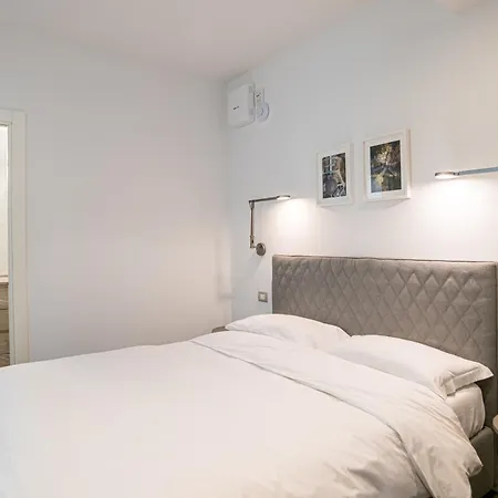 Palazzo La Cortesella - Modern Design & Location كومو