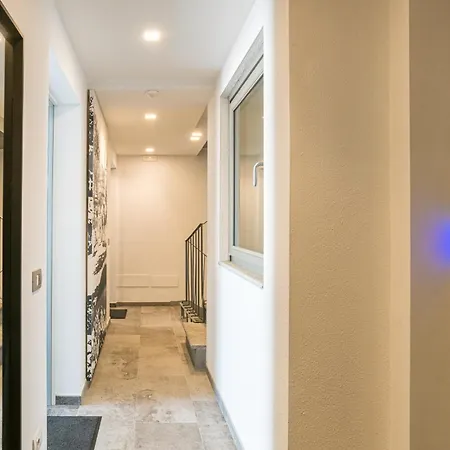 Palazzo La Cortesella - Modern Design & Location *