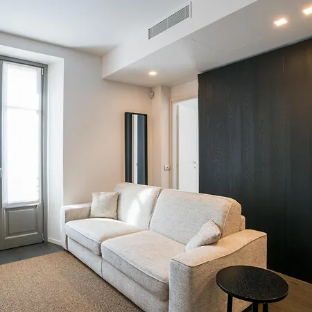 Palazzo La Cortesella - Modern Design & Location شقة *