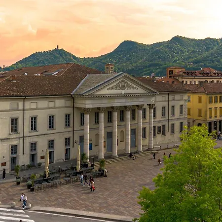 Palazzo La Cortesella - Modern Design & Location شقة *