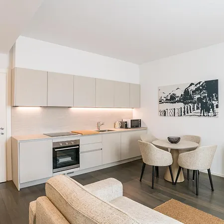 Palazzo La Cortesella - Modern Design & Location شقة