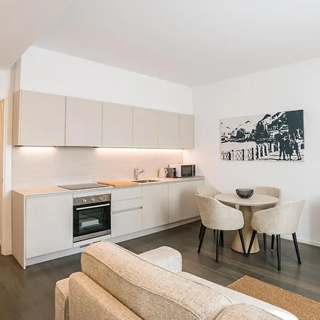 Palazzo La Cortesella - Modern Design & Location شقة *