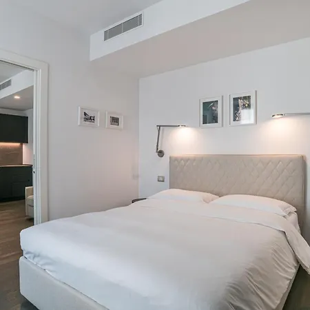 شقة Palazzo La Cortesella - Modern Design & Location