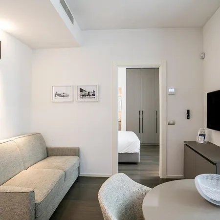 Palazzo La Cortesella - Modern Design & Location كومو