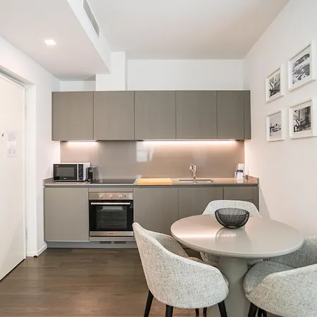 Palazzo La Cortesella - Modern Design & Location شقة كومو