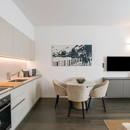 شقة Palazzo La Cortesella - Modern Design & Location