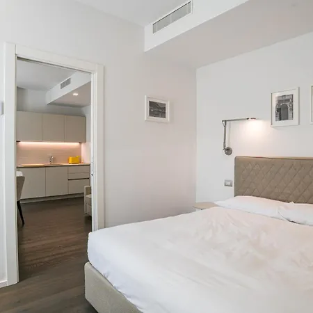 Palazzo La Cortesella - Modern Design & Location كومو
