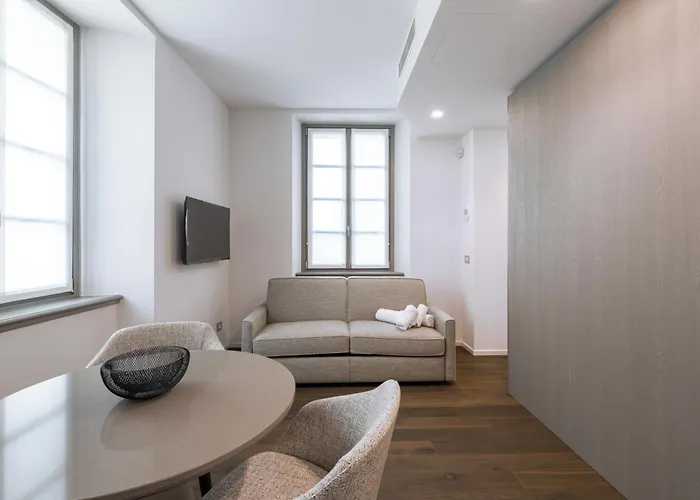 Palazzo La Cortesella - Modern Design&central Location Côme
