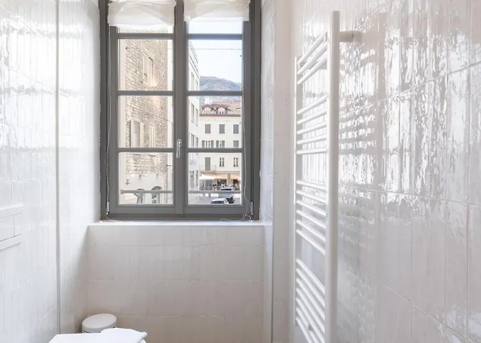 Palazzo La Cortesella - Modern Design&central Location
