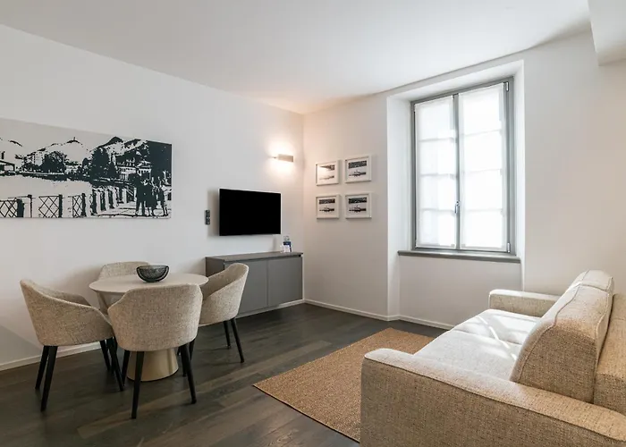 Palazzo La Cortesella - Modern Design&central Location *