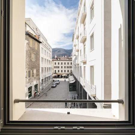 Palazzo La Cortesella - Modern Design & Location アパート *