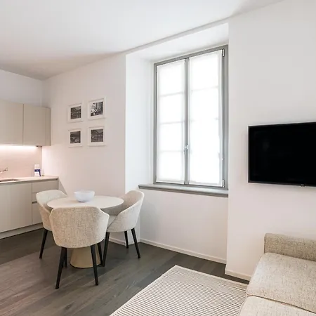 Palazzo La Cortesella - Modern Design & Location Apartment