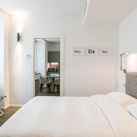 Palazzo La Cortesella - Modern Design & Location アパート コモ
