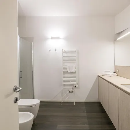 Palazzo La Cortesella - Modern Design & Location Como